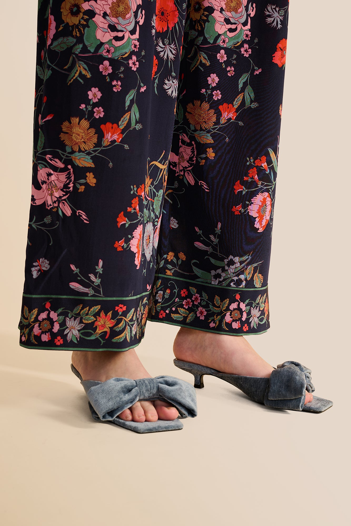 India Floral Bouquet Trousers